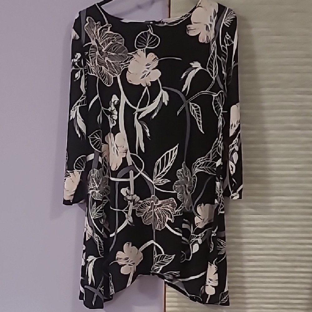 Alfani  top Pick any 3 tops marked as Pick 3 and get 20% off 💖